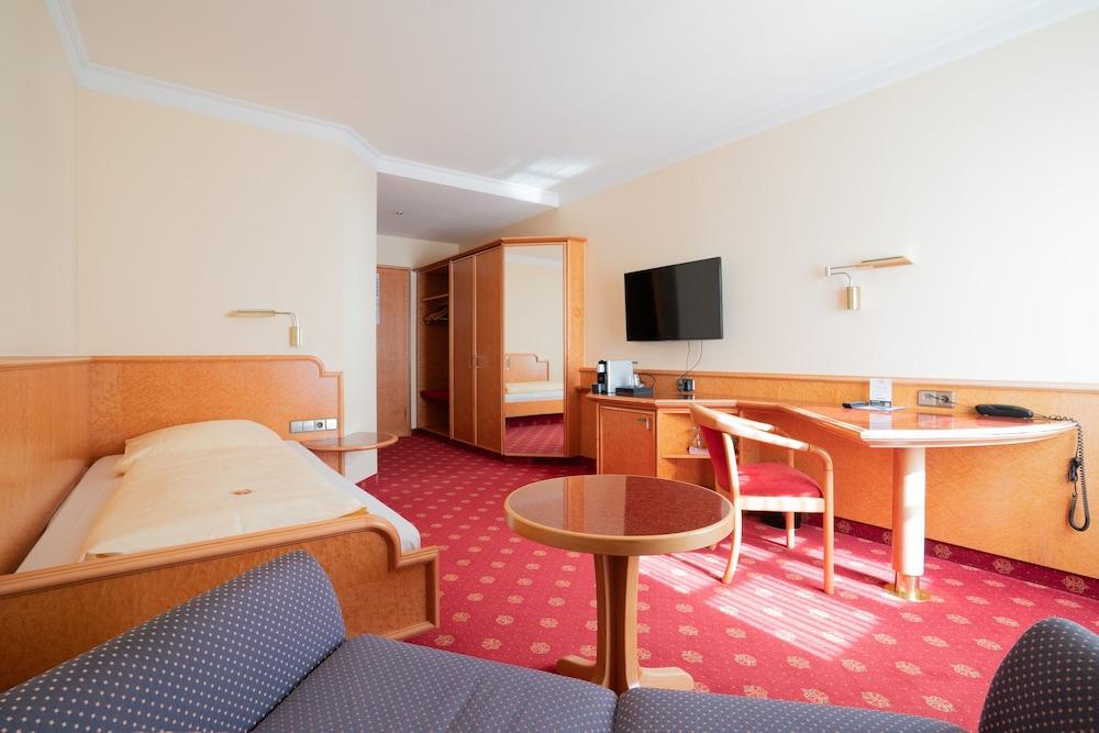 Hotel Adler - Paulas Alb Ehingen  Exterior photo
