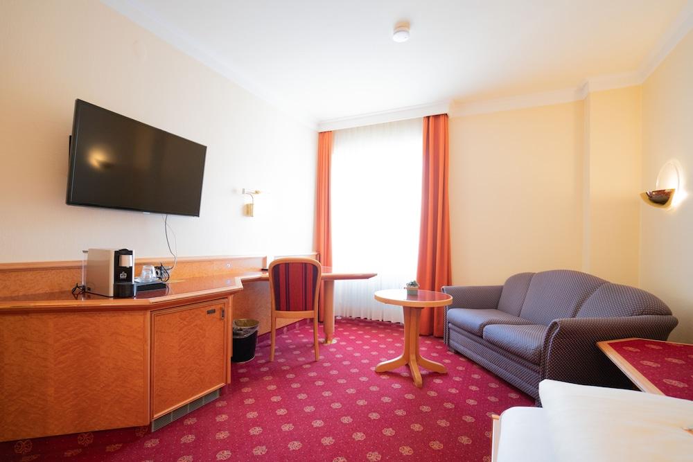 Hotel Adler - Paulas Alb Ehingen  Exterior photo