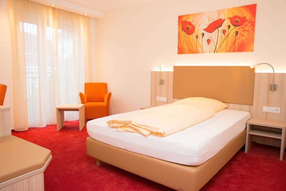 Hotel Adler - Paulas Alb Ehingen  Exterior photo