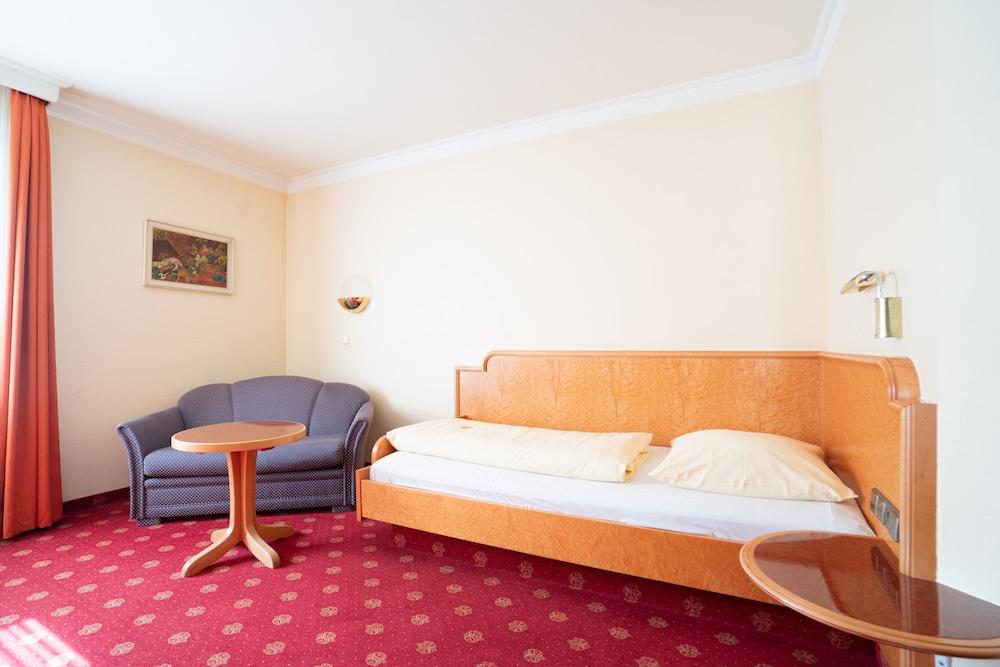Hotel Adler - Paulas Alb Ehingen  Exterior photo