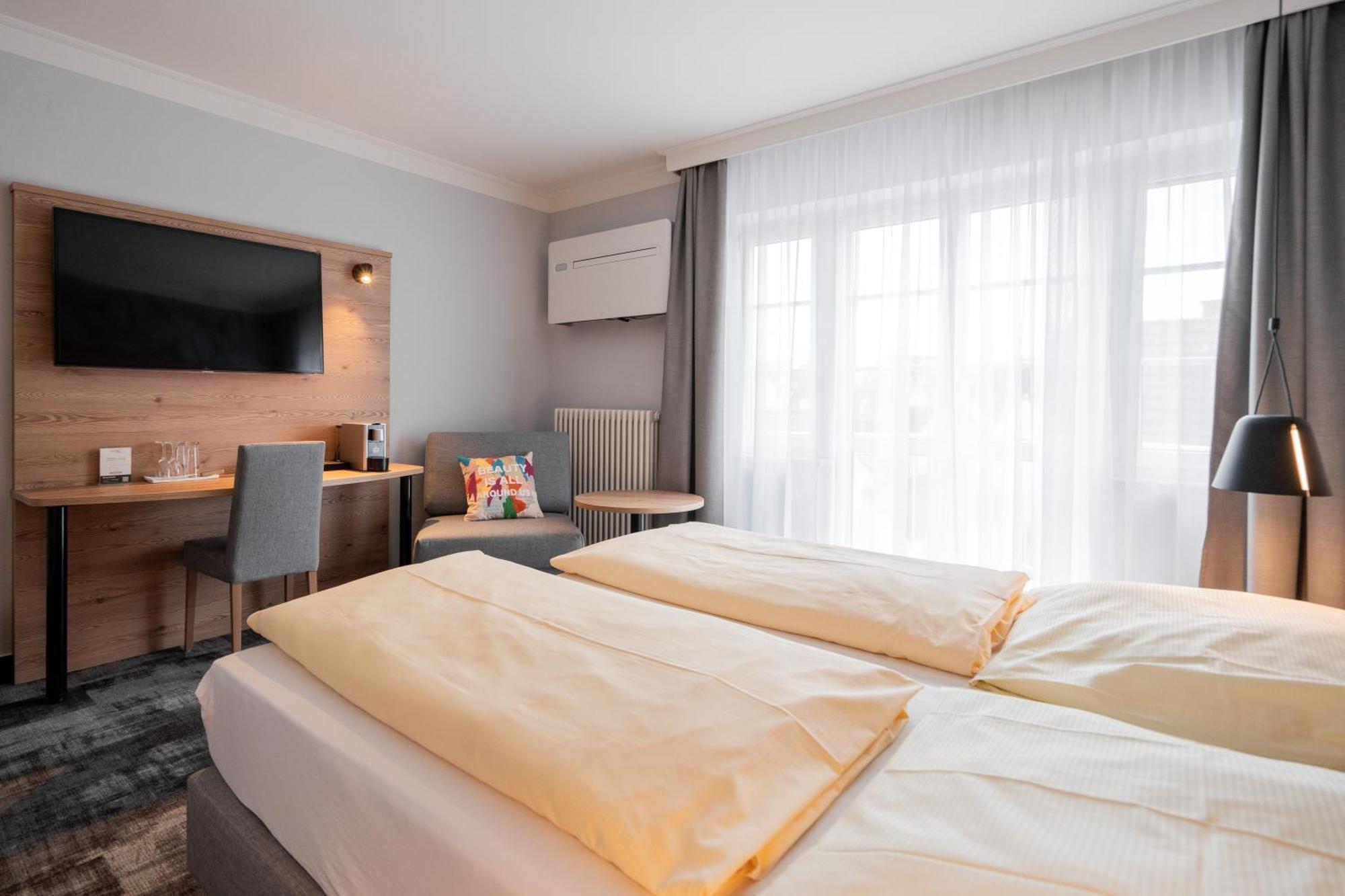 Hotel Adler - Paulas Alb Ehingen  Exterior photo